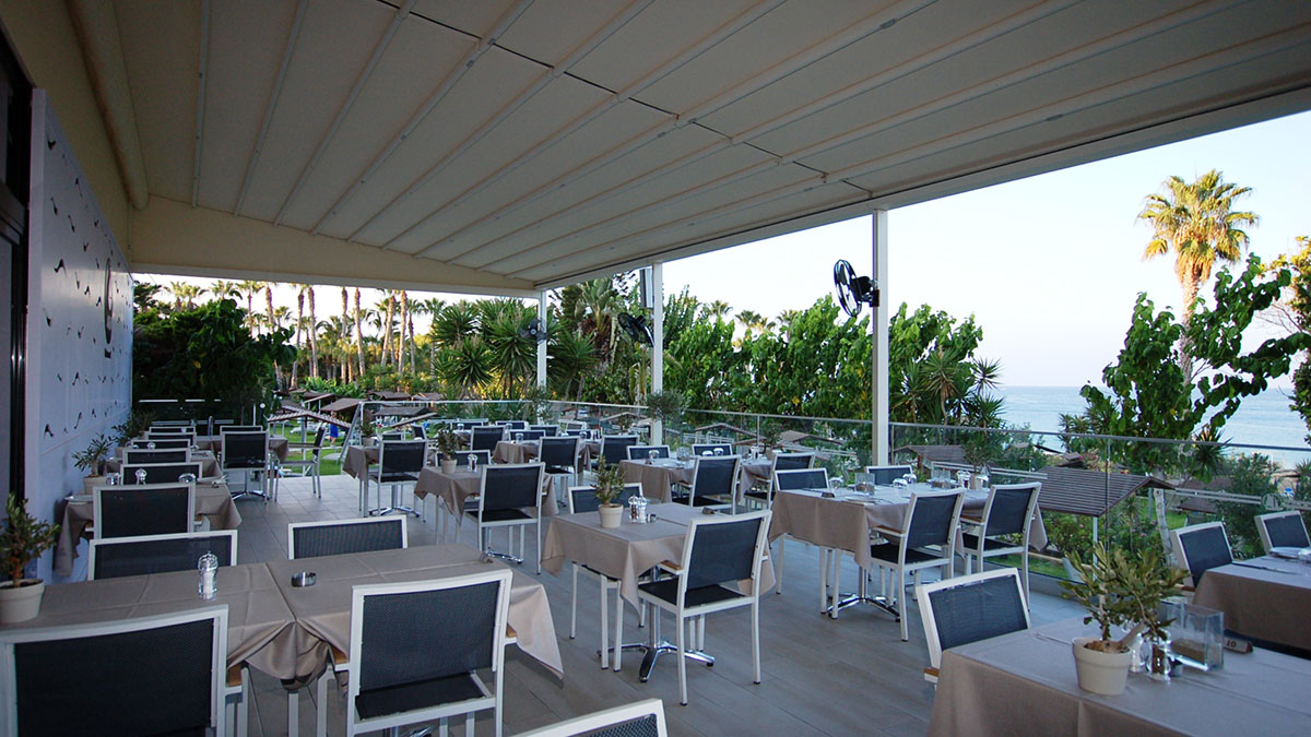 Cavo Maris Beach Hotel